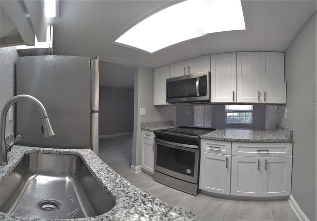 Photo - 133 Bristol Ct Unit 133