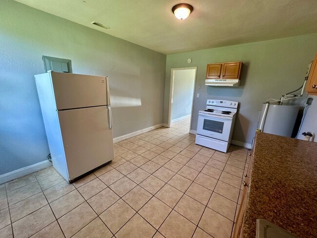 Photo - 652 Miller Rd Unit 652 A