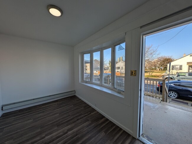 Photo - 712 Sewell Ave