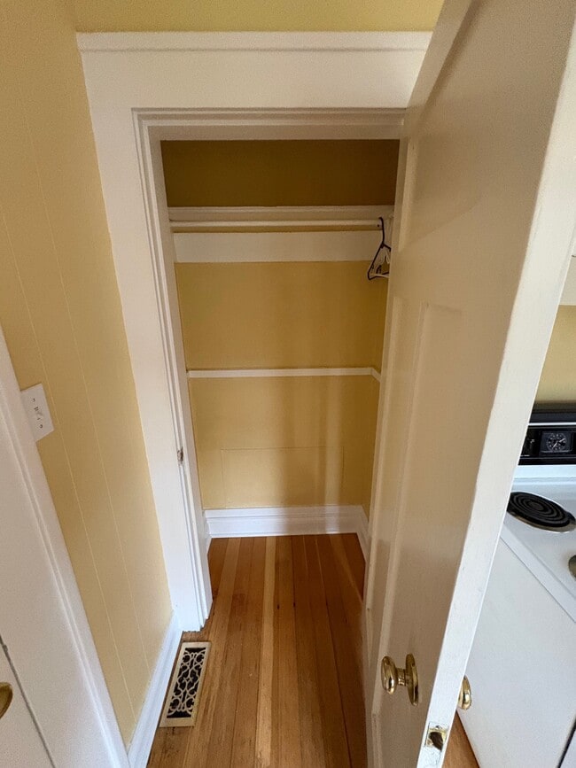 Photo - 1037 Southgate St Unit 5