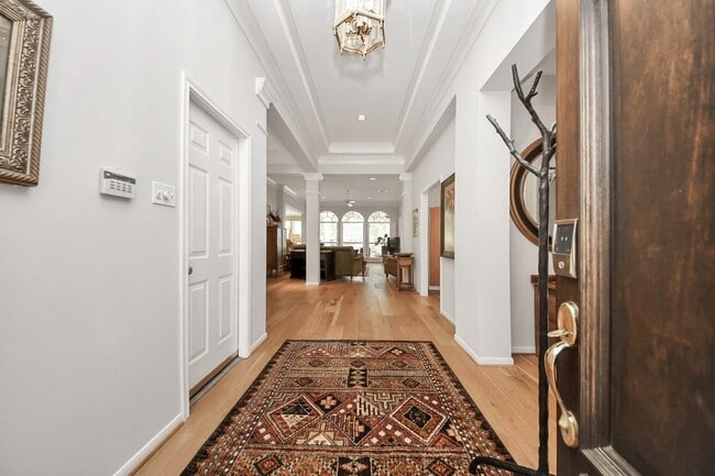 Photo - 19 Wild Meadow Ct