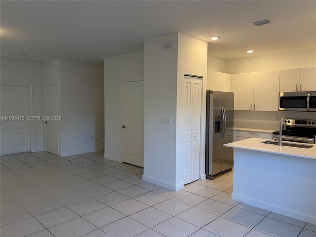 Photo - 2661 SE 10th St