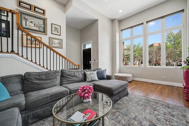 Photo - 1742 N Bissell St