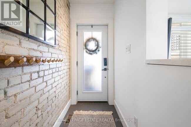 Photo - 2 Rushbrooke Ave