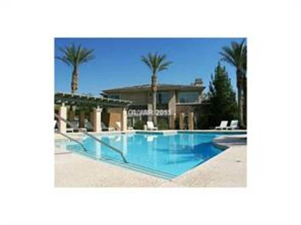 Photo - Gorgeous 2 Bdrm 2 bath Summerlin condo