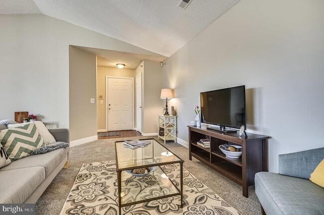 Photo - 45 Ashlar Hill Ct