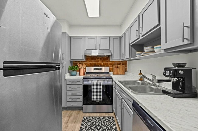 Photo - Chateau Apartments