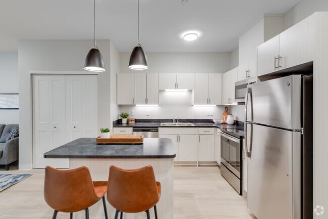 2 BR, 1 BA, 854 SF