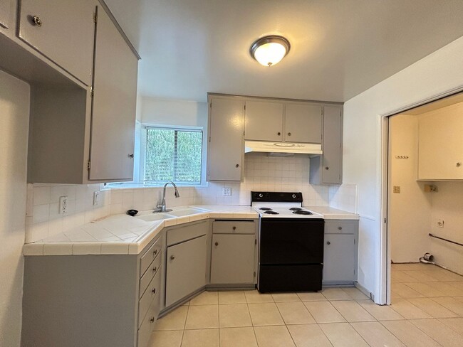 Photo - Adorable 2 Bed 1 Bath Duplex Unit in Orange Near Old Towne Orange