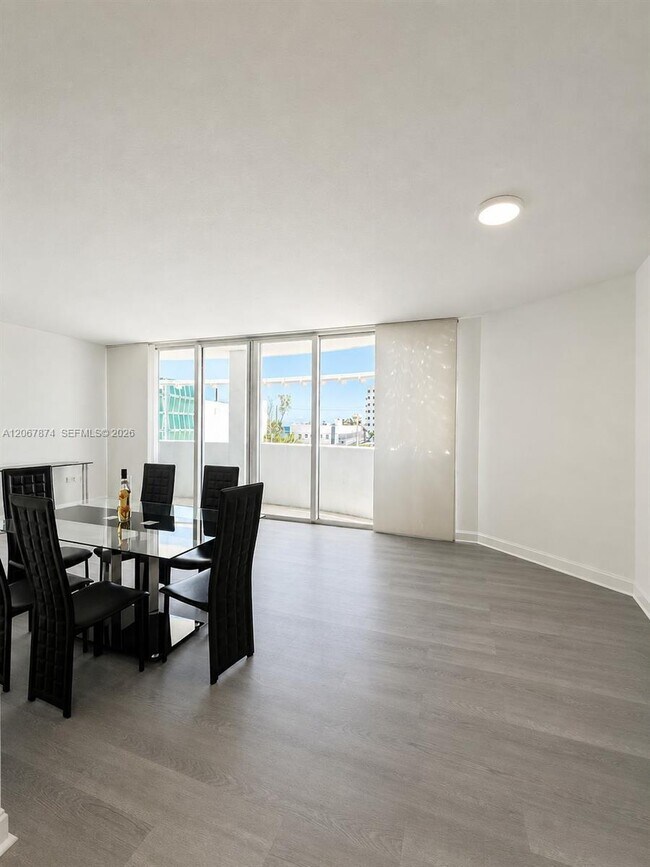 Photo - 6580 Indian Creek Dr Unit 410