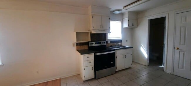 Photo - 301 Ebenezer Ave