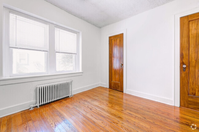 1BR, 1BA - 425SF Bedroom