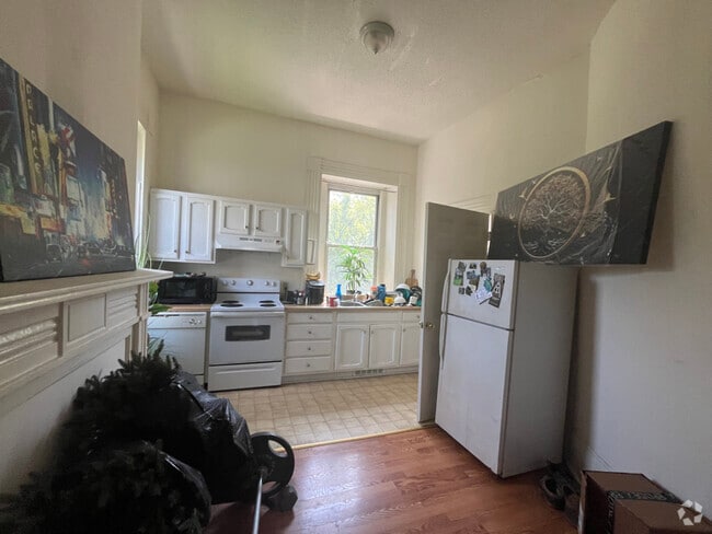 Building Photo - 72 3rd St Rental