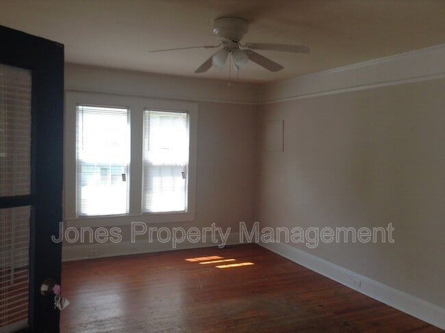 Photo - 221 Ross St
