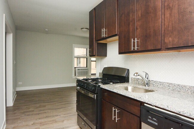 Photo - 729 W Brompton Ave Unit 57