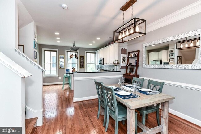 Photo - 2505 S Kenmore Ct