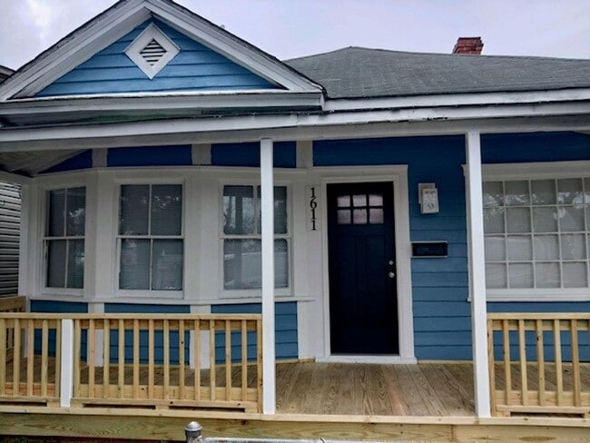 Building Photo - 1611 Castle St