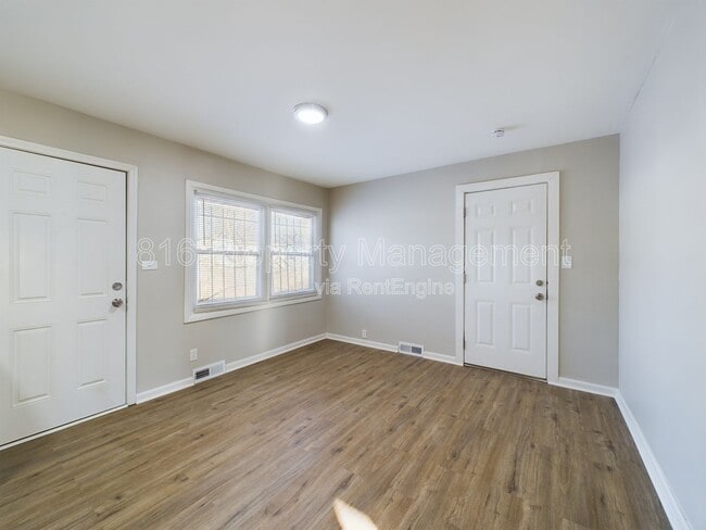 Photo - 11404 Eastern Ave