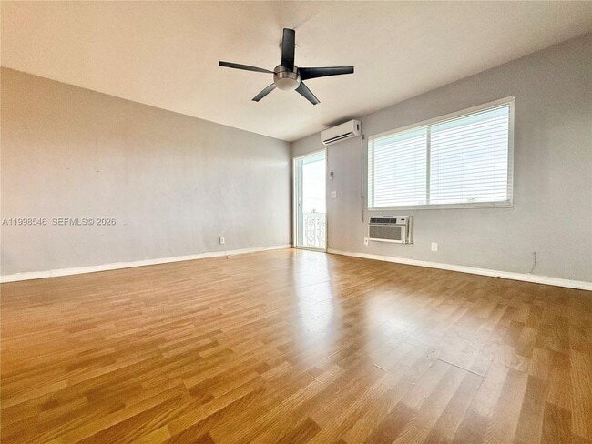 Photo - 455 Golden Isles Dr Unidad 309