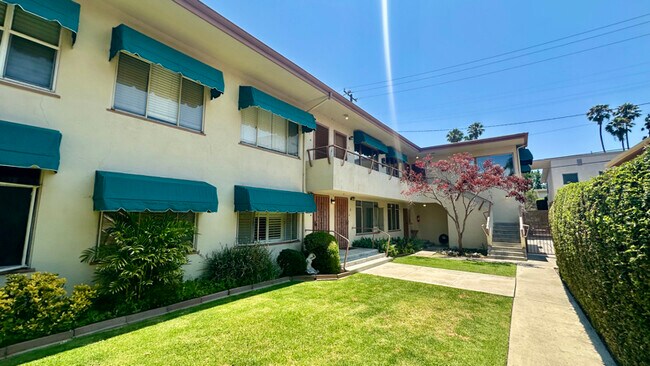 Building Photo - 2222 2nd St Rental