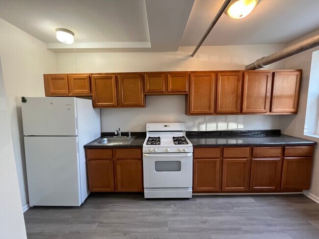 Photo - 4300 W Shakespeare Ave