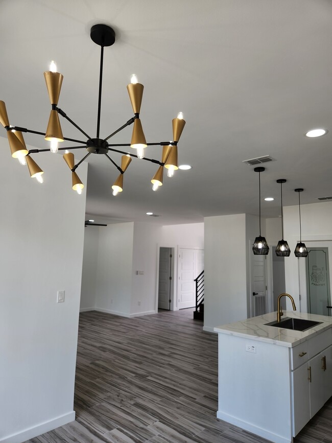 Photo - 706 W Seminole Ave