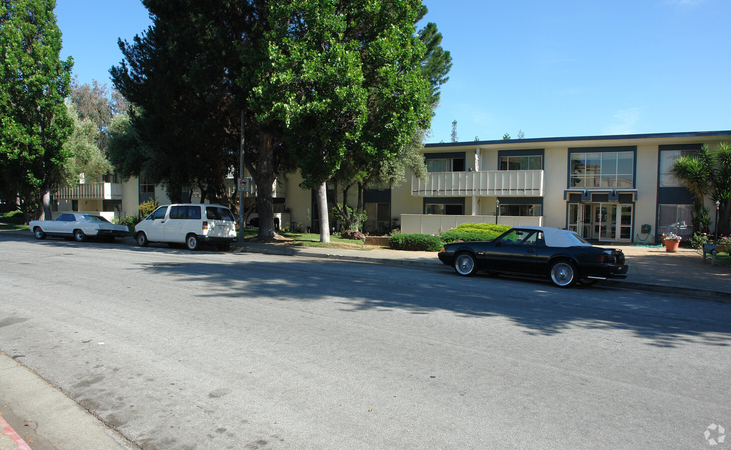 Linden Arms Apartments - Linden Arms Apartments