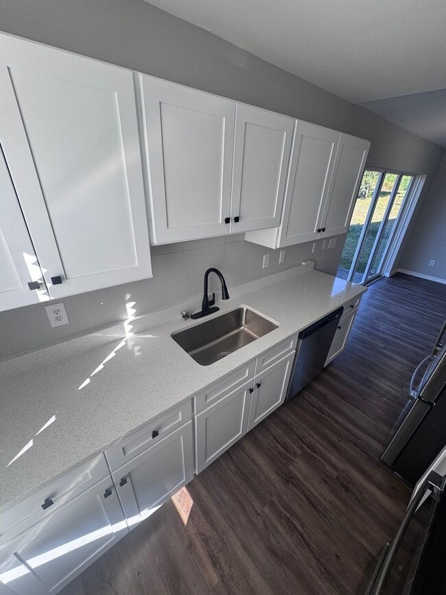 Photo - 338 Harold Ave S