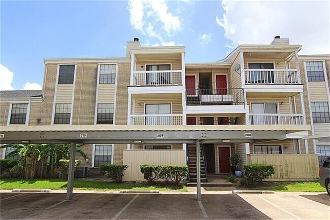 Building Photo - 2750 Holly Hall St Unit 1007