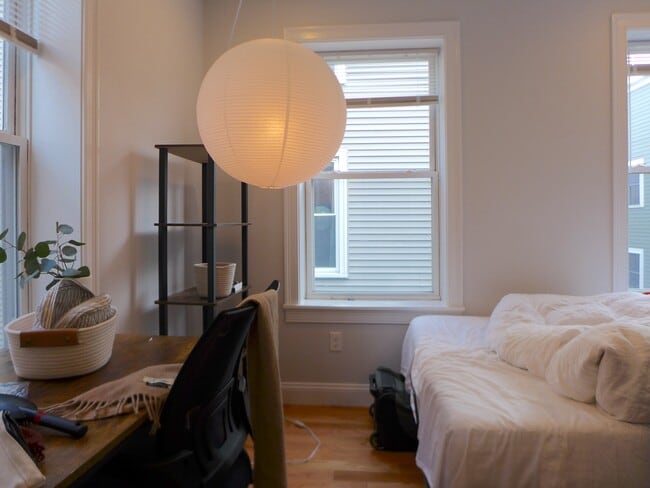 Photo - 725 Parker St