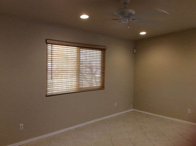 Photo - Lovely 3 bedroom Home Near U of A Campus