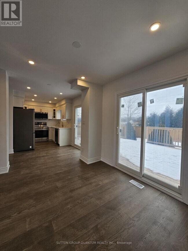 Photo - 2084 Hunt Crescent