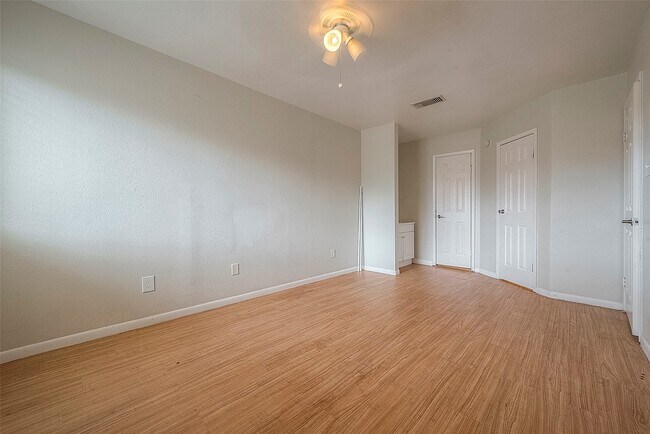 Building Photo - 12655 Ashford Meadow Dr Unit A