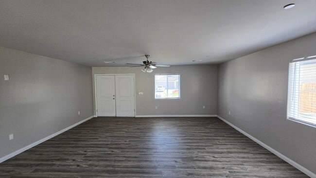 Photo - 1837 Walnut Dr