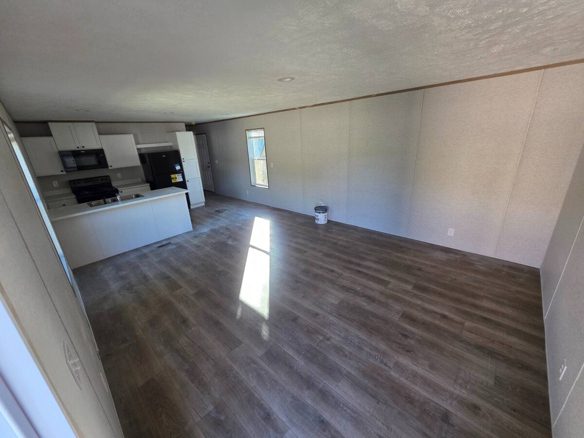 Photo - 304 Landrey Dr