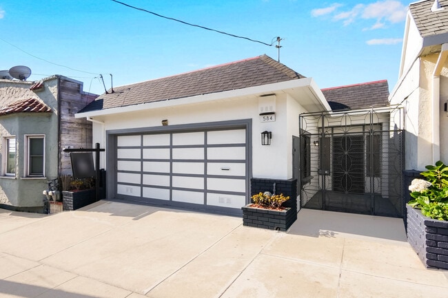 Photo - 584 Hillside Blvd