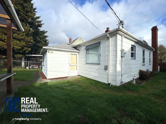 Building Photo - 910 N Union Ave