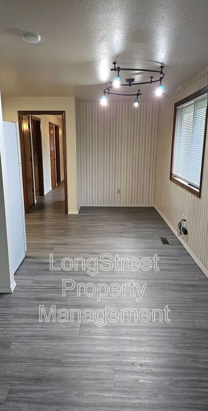 Photo - 615 SE Chicago St