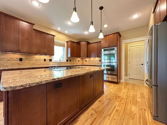 Photo - Astonishing 5 bedroom 3.5 Bath Home