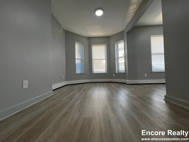 Photo - 124 Warren St Unit 132 - #4