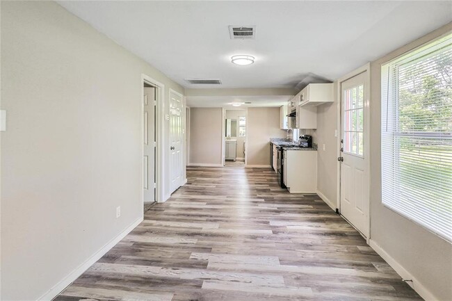 Building Photo - 1011 N Arcola St Rental