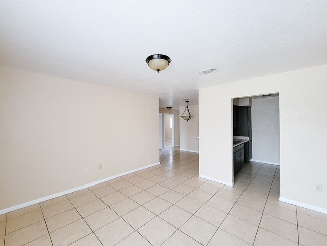 Photo - 1511 Barcelona Way Dr