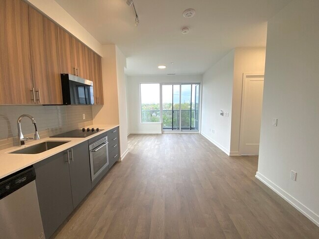 Photo - 415 Main St W Unit 706