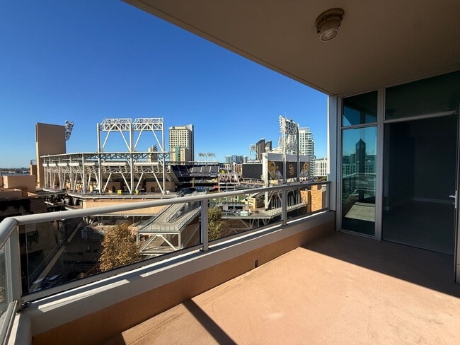 Downtown Luxury Living with AMAZING Petco ... - Downtown Luxury Living with AMAZING Petco ... Unit 1006