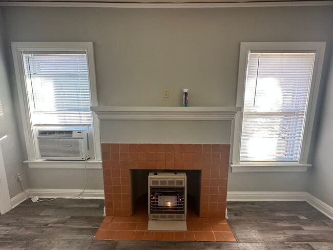 Photo - 216 W Oak Ave Unit 216 W. Oak #4