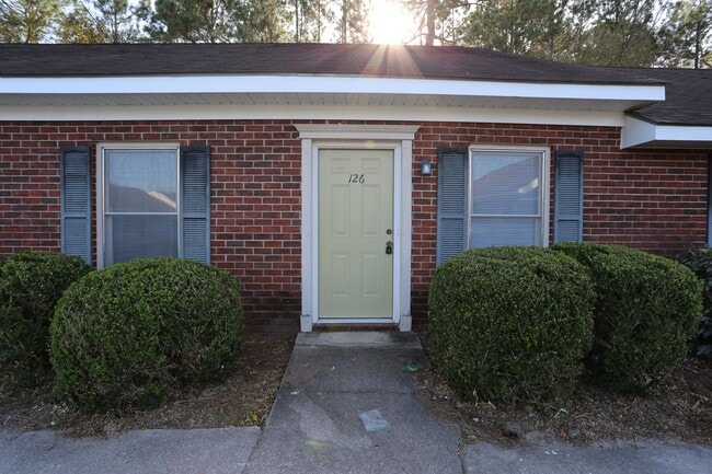 Building Photo - 140 Lanier Dr Unit 126