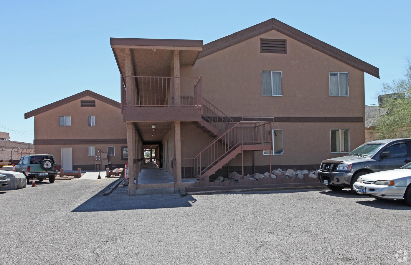 Pine Creek Apartments - Pine Creek Apartments