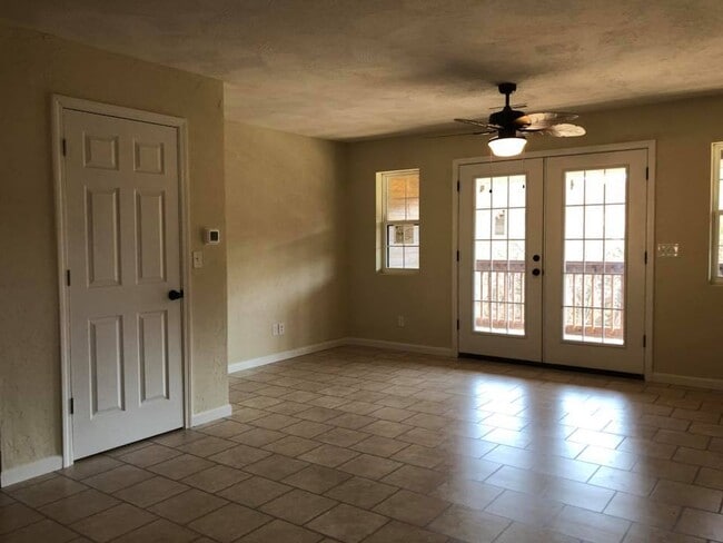 Acacia Club Apartments