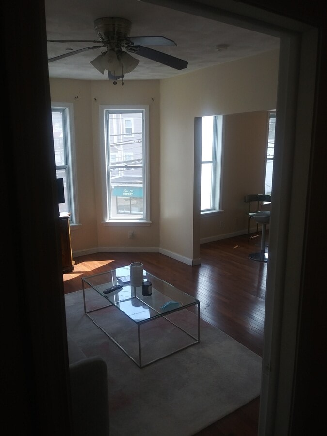 Photo - 176 Elm St Unidad 2