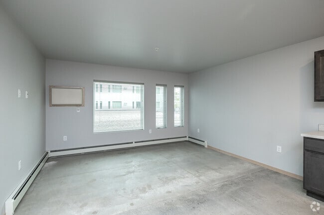 1BR, 1BA - 770SF - Living Room